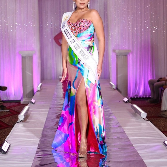 Tony Bowls A Line Pageant Prom Gown Embellished Formal Dress - Picture 3 of 6